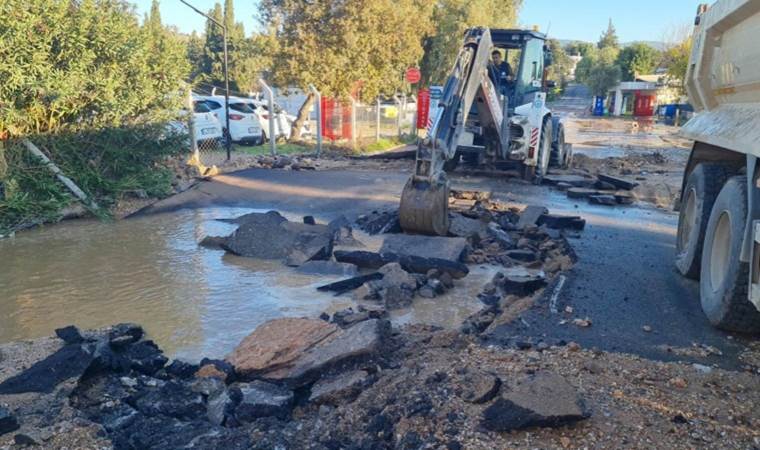 Muğla’da ana su isale hattı patladı: Yol trafiğe kapandı