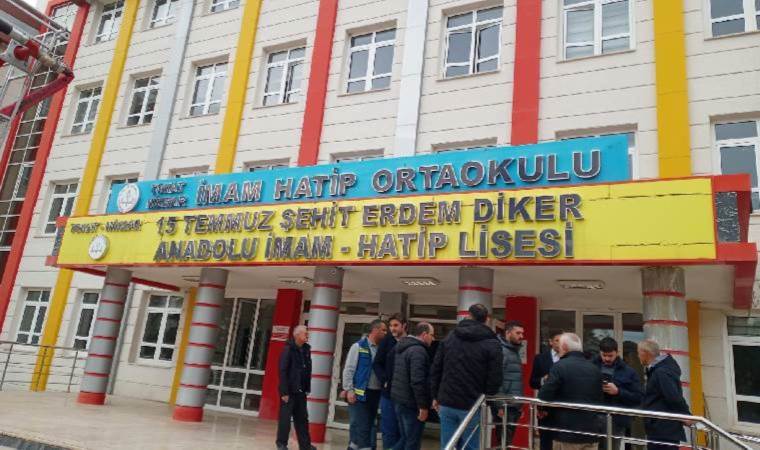 Okul binasında korkutan yangın… Öğrenciler tahliye edildi!