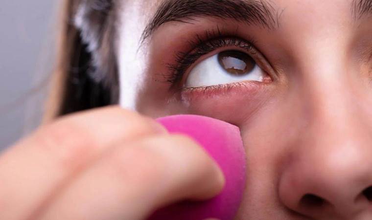 Makyaj süngerlerindeki büyük tehlike: ‘Dışkı kaynaklı kontaminasyon…’