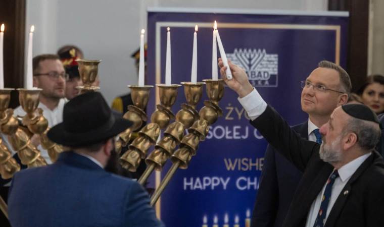 Polonya’da İsrail bayrağı yakıldı