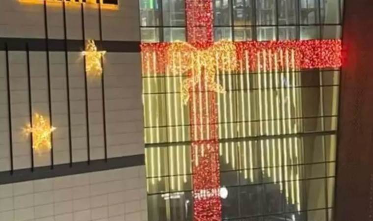 Rize’yi karıştıran yılbaşı süslemesine ‘fiyonk ve şerit’ takviyesi