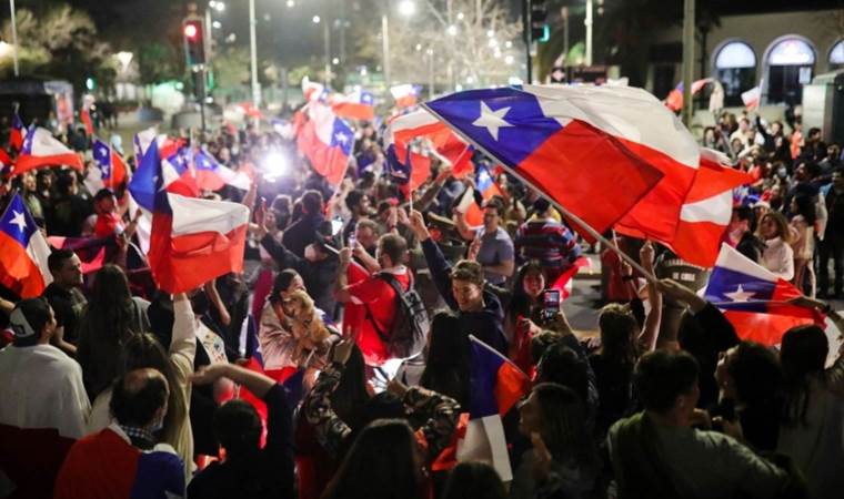 Referandum sonuçlandı: Darbe anayasasına ‘devam’ kararı