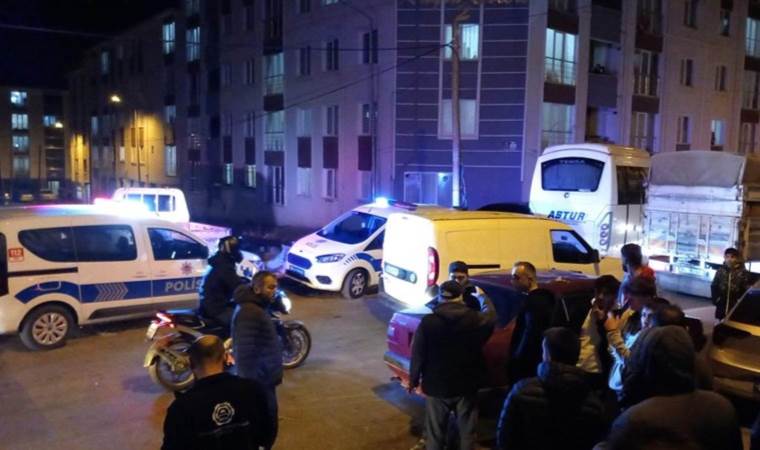 Maganda dehşeti: Para alamayınca aracın lastiklerini kesti!