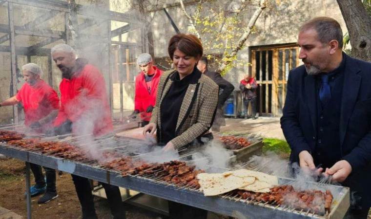Ne bayılma ne bütçe… AKP ciğer partisinde!