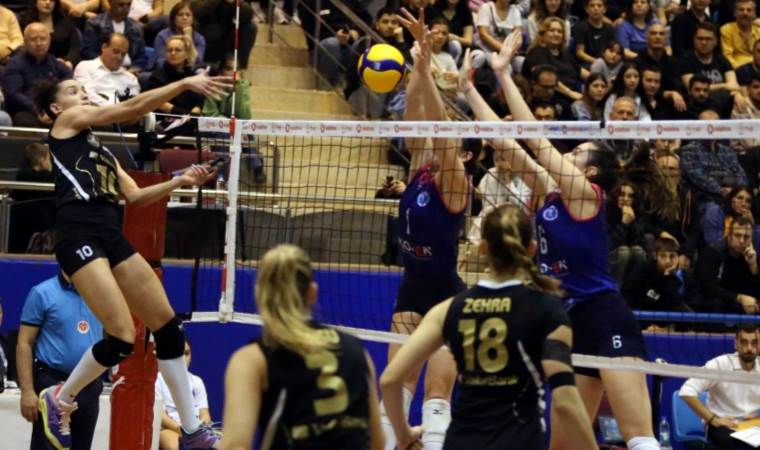 VakıfBank zorlu deplasmanda kazanmayı bildi!