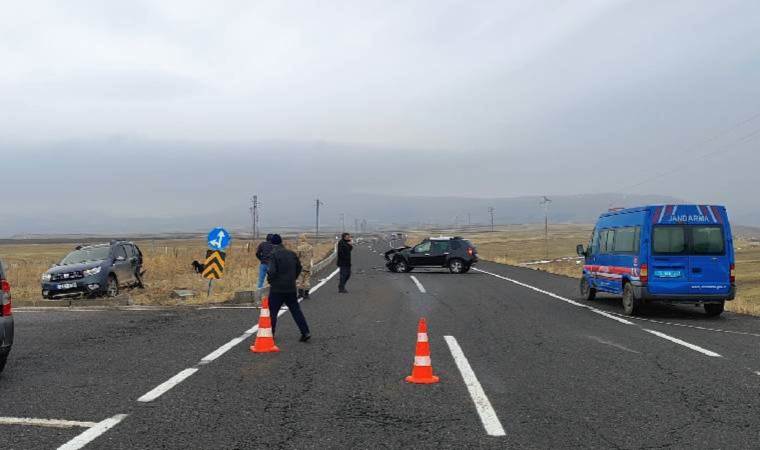 Feci kaza… İki otomobil çarpıştı: 4 kişi yaralandı