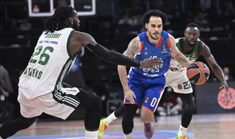 Anadolu Efes, Ergin Ataman’ın Panathinaikos’unu devirdi