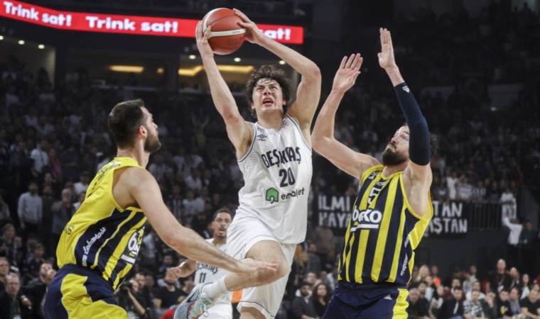 Nefesleri kesen derbide Beşiktaş Emlakjet, Fenerbahçe Beko’yu devirdi!