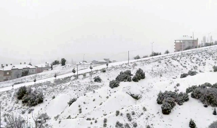 Antalya'nın yüksek kesimlerine kar yağdı