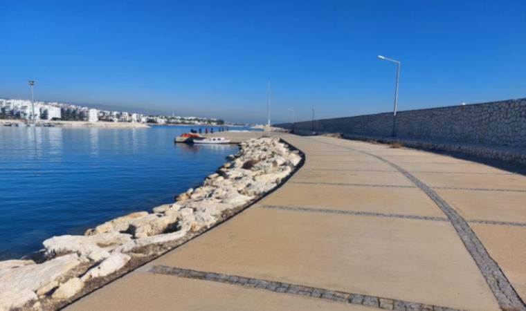 Mersin’in kıyı şeridinde yapılaşma başladı