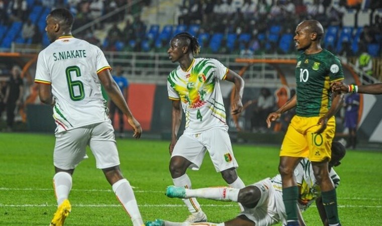 Güney Afrika, Namibya’yı 4 golle geçti