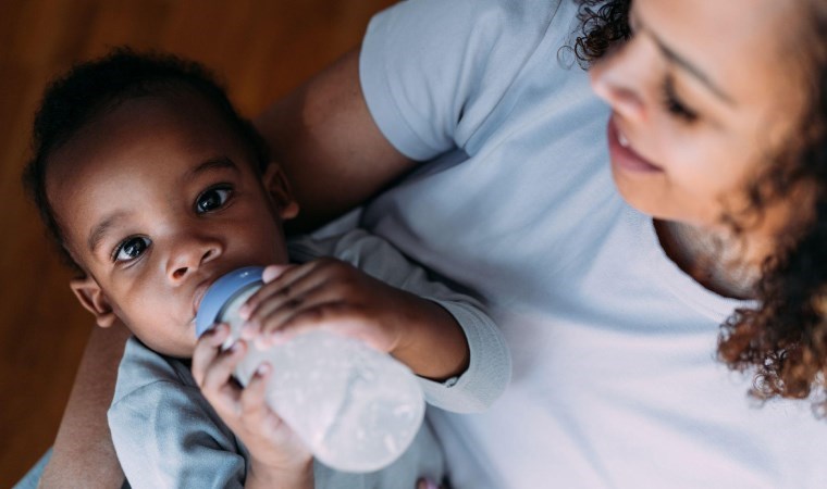 Dünya Sağlık Örgütü sosyal medya ünlülerinin bebek maması reklamı yapmasını önlemek istiyor
