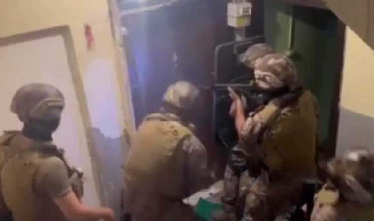 Son dakika… Ali Yerlikaya duyurdu: 6 ülkede kırmızı bültenle aranan 10 kişi yakalandı!