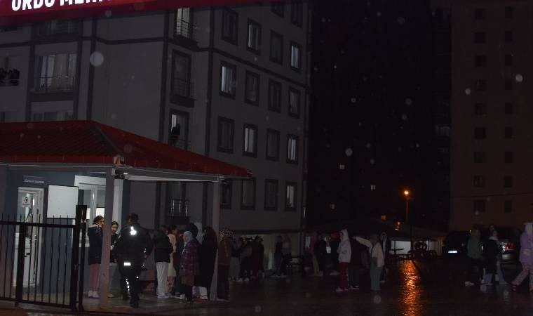 Yine KYK yurdu, yine skandal… Öğrenciler asansörde mahsur kaldı!