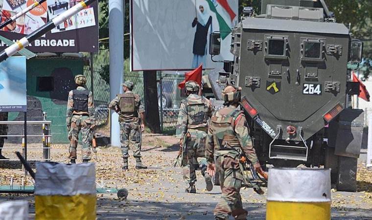 Hindistan’da silahlı saldırı: 4 ölü, 20 yaralı