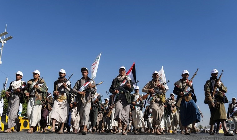 Husiler: ‘ABD ve İngiltere’nin saldırıları bizi durdurmayacak’