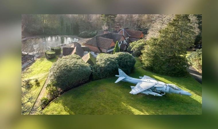 İlan verdi: Ev alana, savaş uçağı bedava!