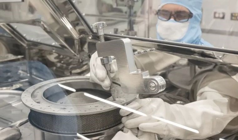 NASA, Bennu’dan getirilen numune kabını açmayı başardı