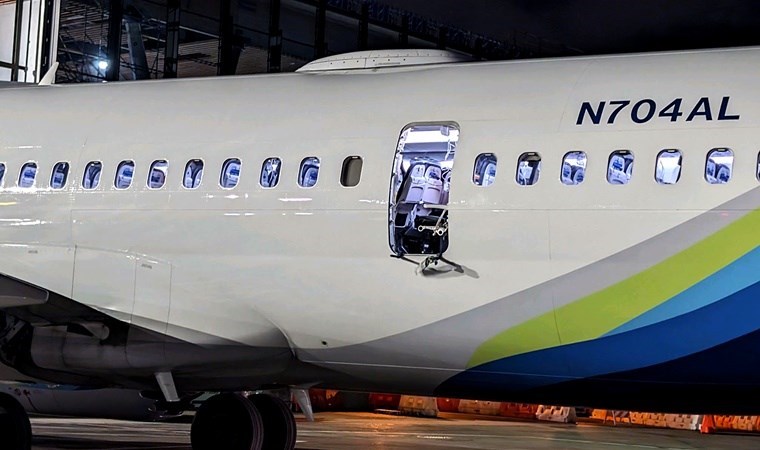 Uçaktan düşen telefonu buldu! ‘Sadece birkaç çizik…’