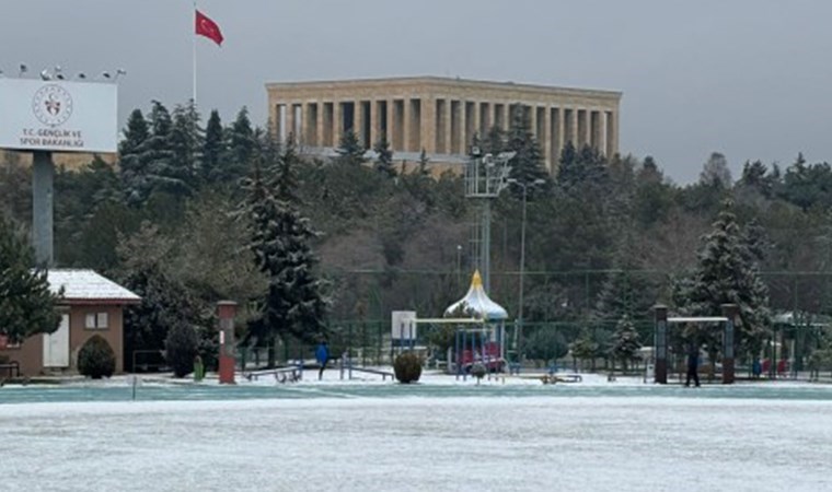 Başkent beyaza büründü