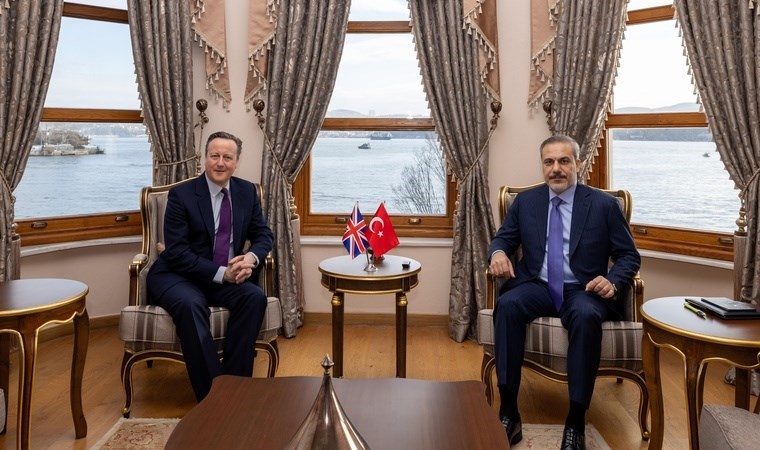 Bakan Fidan, İngiliz mevkidaşı Cameron ile görüştü