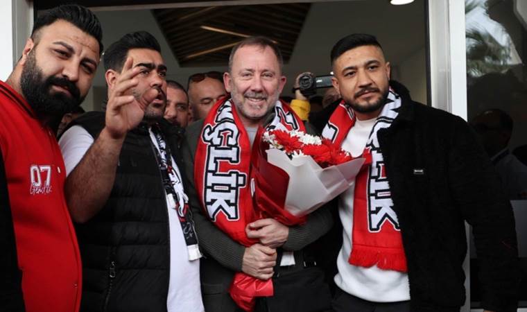 Sergen Yalçın’a Antalya’da coşkulu karşılama
