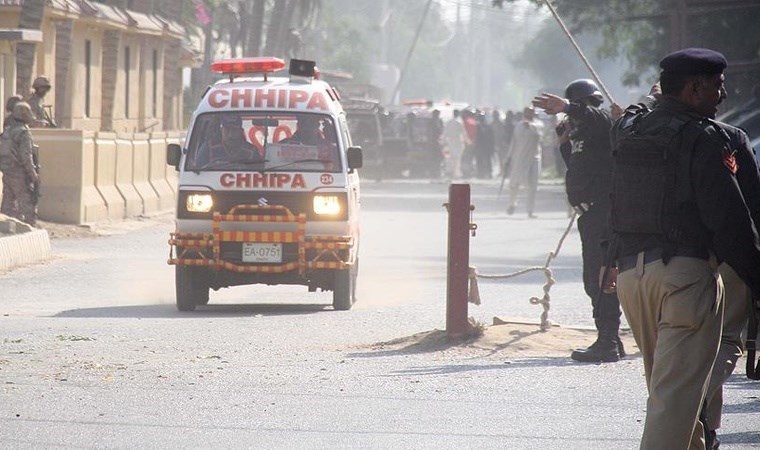 Pakistan’da roketli saldırı: Ayrılıkçı grup ile güvenlik güçleri çatıştı