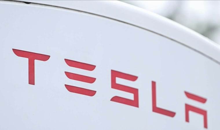 Tesla 1,6 milyon elektrikli aracını geri çağırdı