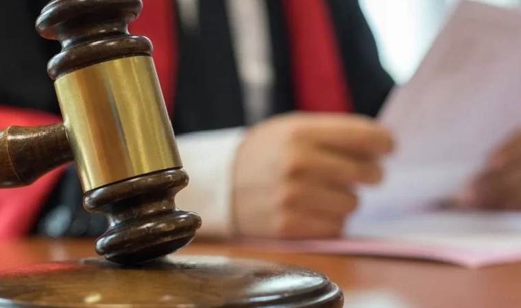 Müebbet hapis cezası isteniyordu… Annesini öldüren zanlı tahliye edildi!