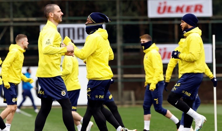 Fenerbahçe’de 7 eksik: Kamp kadrosunda sürpriz isim!
