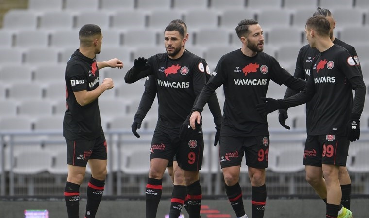 Fatih Karagümrük 3 maç sonra farklı kazandı!