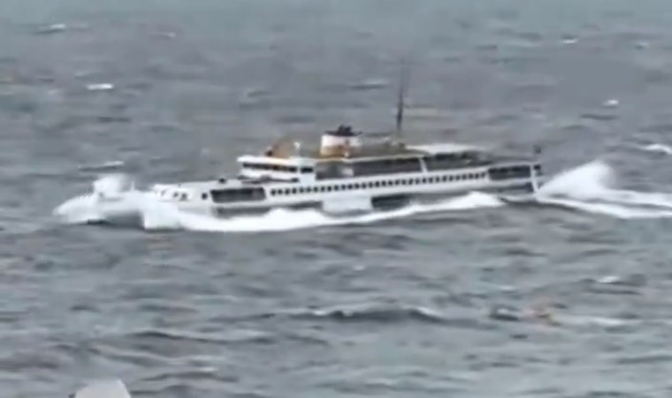 Marmara Denizi’nde panik anları: Dalgalar Adalar vapurunu neredeyse batıracaktı!