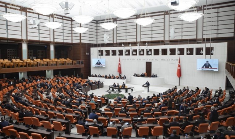 Emekliye ek zammı da içeren kanun teklifi, yasalaştı!