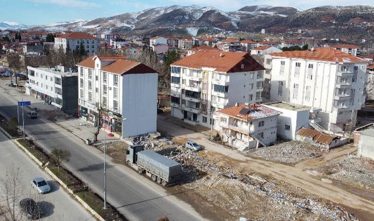 Depremde yüzlerce kişi hayatını kaybetmişti... Gölbaşı ilçesinin zemini inceleniyor!