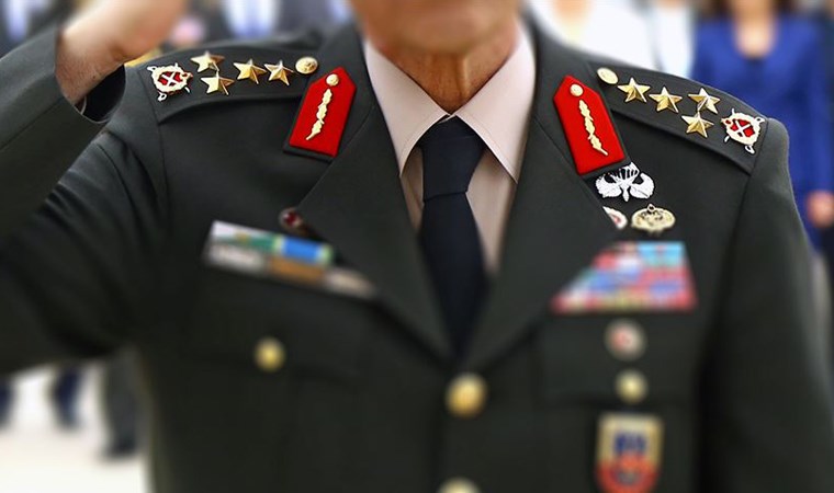 Karargahtaki o fotoğraf üzerine kritik açıklama: ‘Boşalan kadroları bölüştürüyorlar…’
