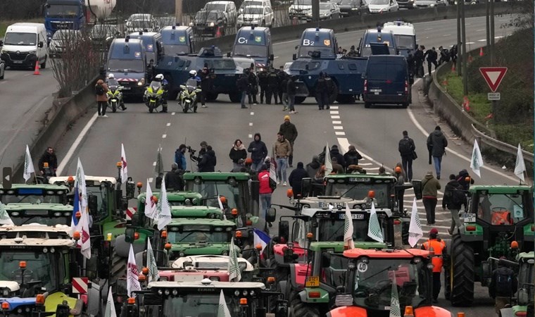 Traktörler yollarda, liderler suskun: Avrupa'daki çiftçi protestoları nereye gidiyor?