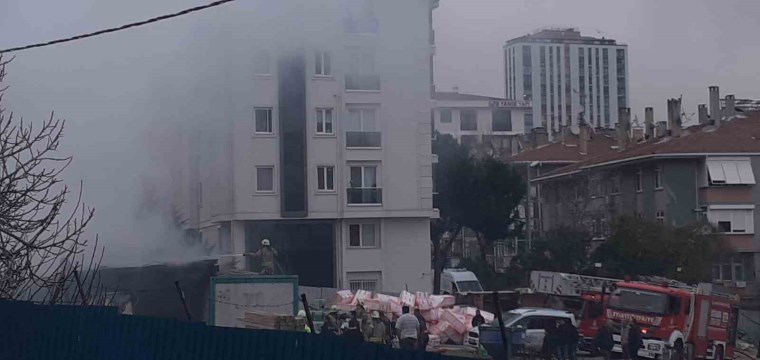 Maltepe’de işçilerin kaldığı konteynerde yangın çıktı