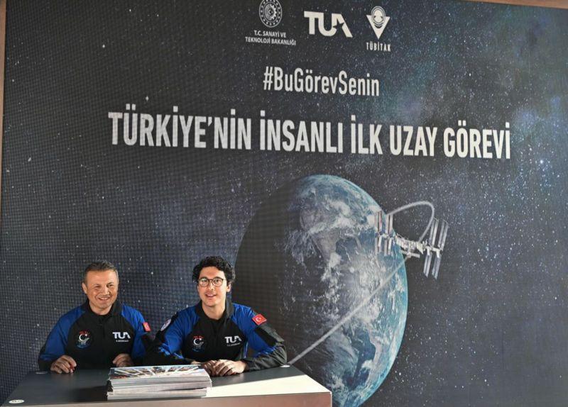 İlk Türk astronot Alper Gezeravcı'nın uzay yolculuğu bugün sona erecek