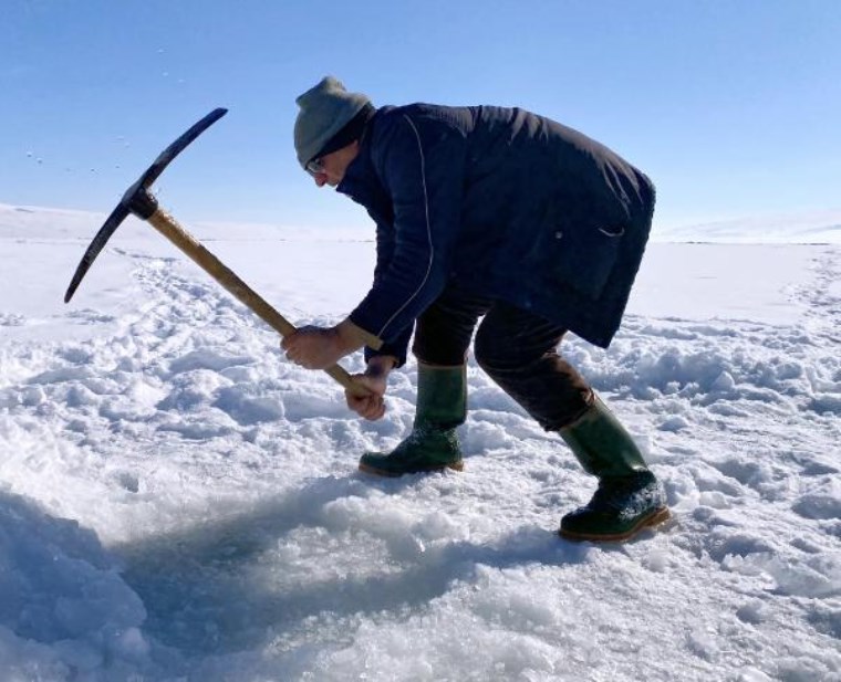 Eskimo yöntemi ile yakalıyorlar! Kilosunu 100 liradan satıyorlar...