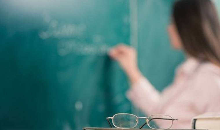 Mutsuz olduğunu söyleyen öğretmene ceza!