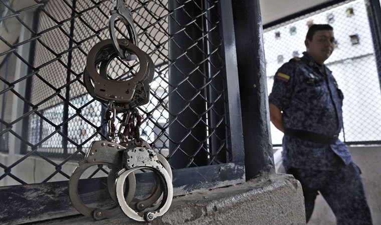 Çete savaşları kızıştı: Acil durum ilan edildi