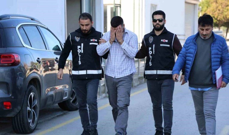 Kendisini durduran polislere ‘Hayırdır devrem?’ dedi, yakalandı