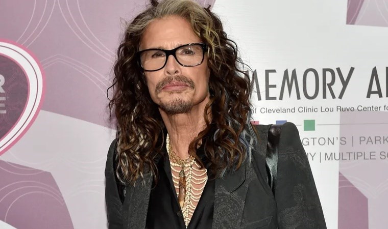 Cinsel tacizle suçlanıyordu: Rock yıldızına açılan dava reddedildi