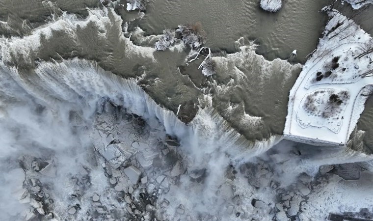 Dünyaca ünlü şelale buz tuttu