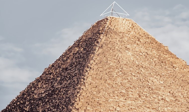 Büyük Piramit’in zirve taşı nerede? Eksik mi, çalındı mı?