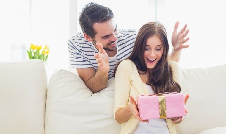 Büyülenmeye hazır olun! Küçük jestleriyle sizi etkileyebilecek 4 erkek burcu…