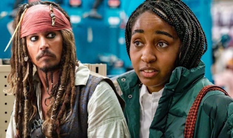 Jack Sparrow geri dönmeyecek: Johnny Depp’in yerine The Bear’ın yıldızı düşünülüyor…