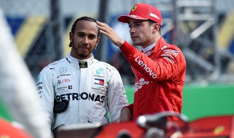 F1’de müthiş iddia: Lewis Hamilton ile Ferrari el sıkıştı!