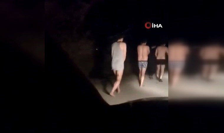 Sırbistan’da skandal görüntü: ‘Yarı çıplak yürüdüler’