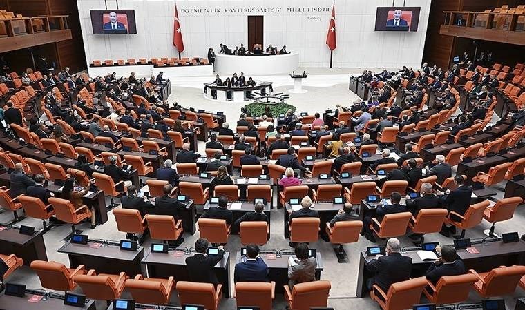 Meclis’te ‘yeter sayı’ tartışması: ‘Bekir Bozdağ tarafsızlığını yitirdi’